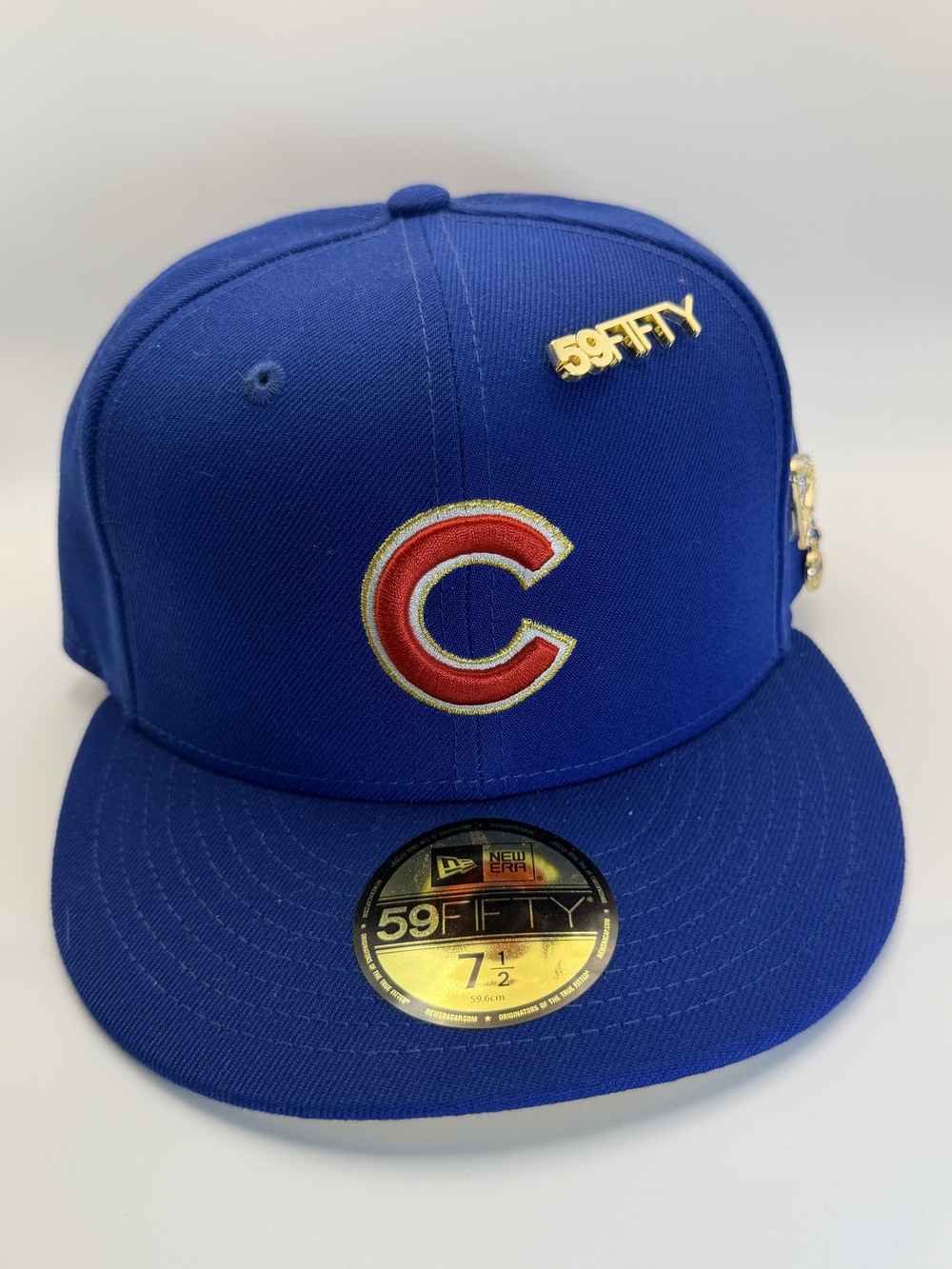 New Era 59FIFTY Chicago Cubs Fitted Hat 7 1/2 Blue NWT Pin Charm